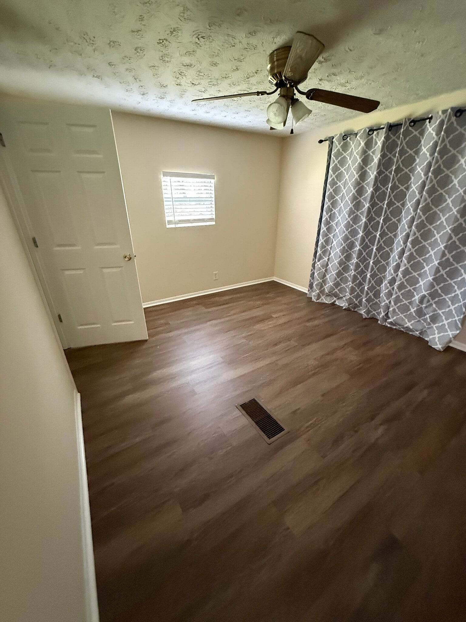 Building Photo - 3122 Moody Ave