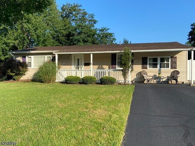 Primary Photo - 313 Hurley Dr