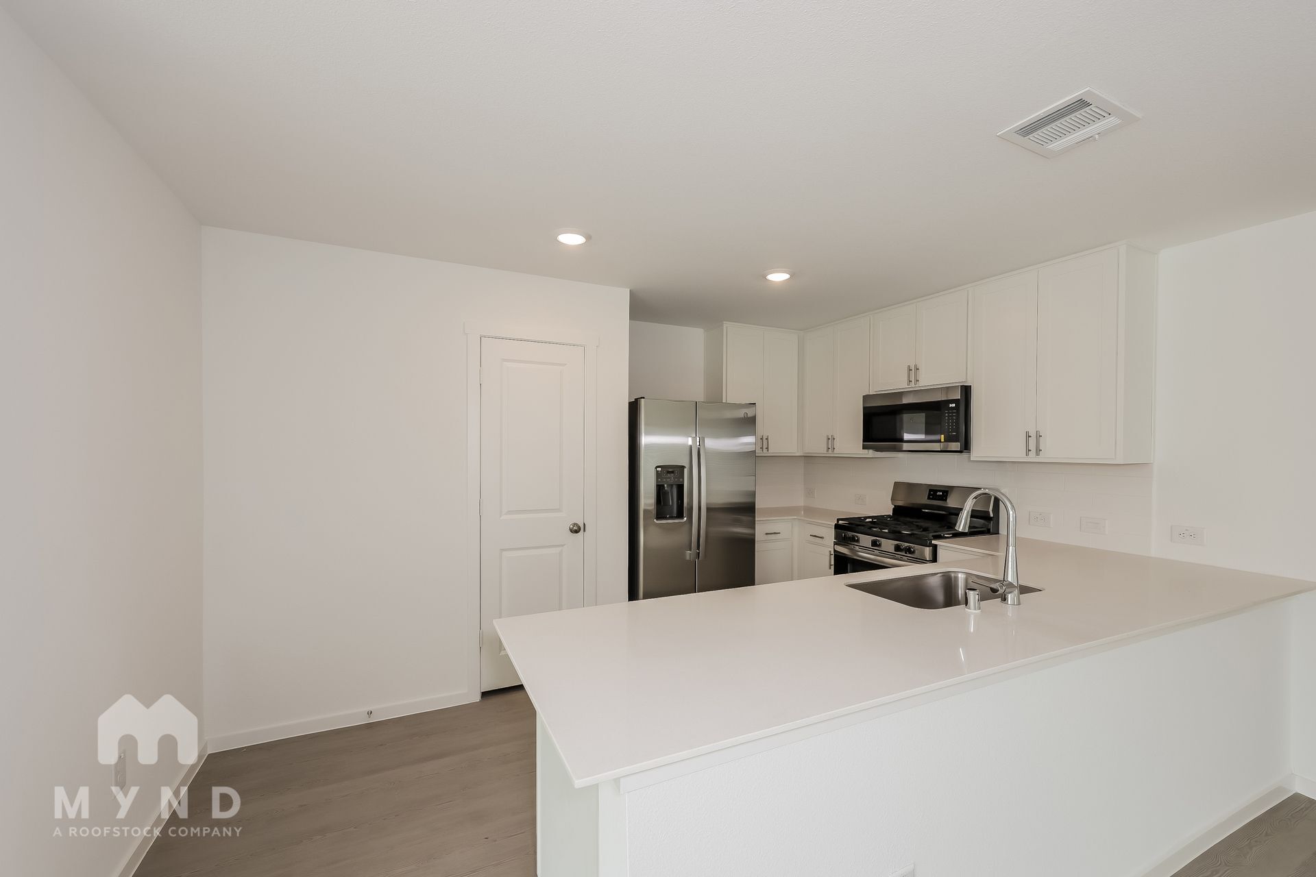 Building Photo - 2724 River Knl Ln