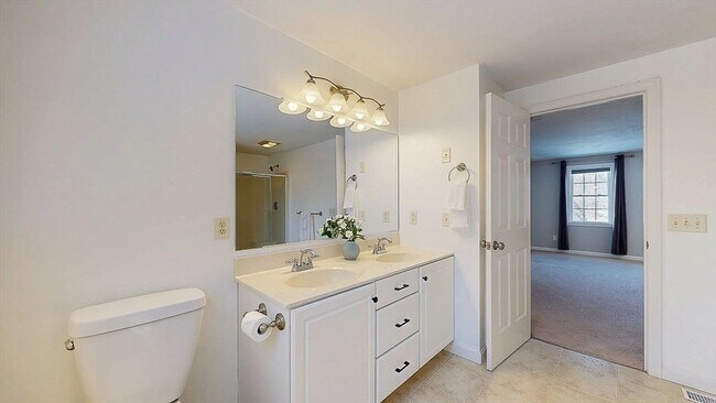 Building Photo - 12 Coldbrook Rd