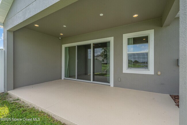 Building Photo - 2688 Avalonia Dr