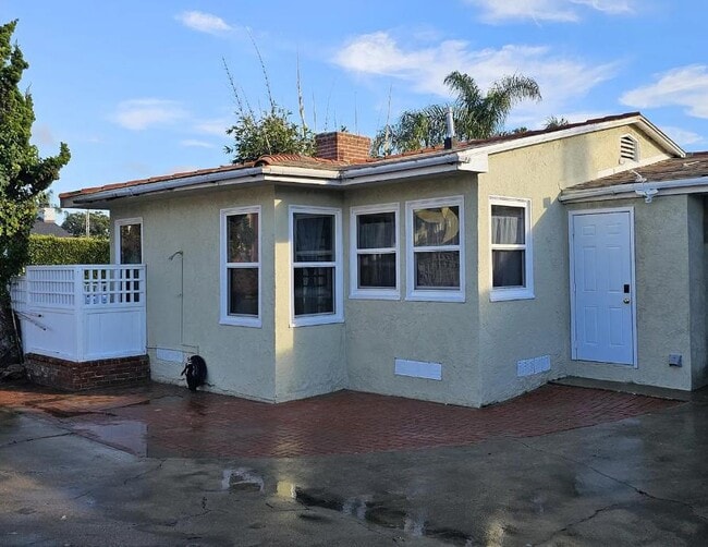 Building Photo - 4906 Dixie Dr