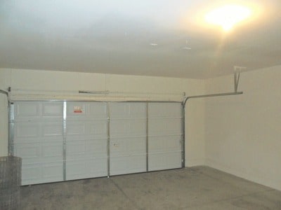 Building Photo - SPACIOUS 2,314 SQUARE FT Home