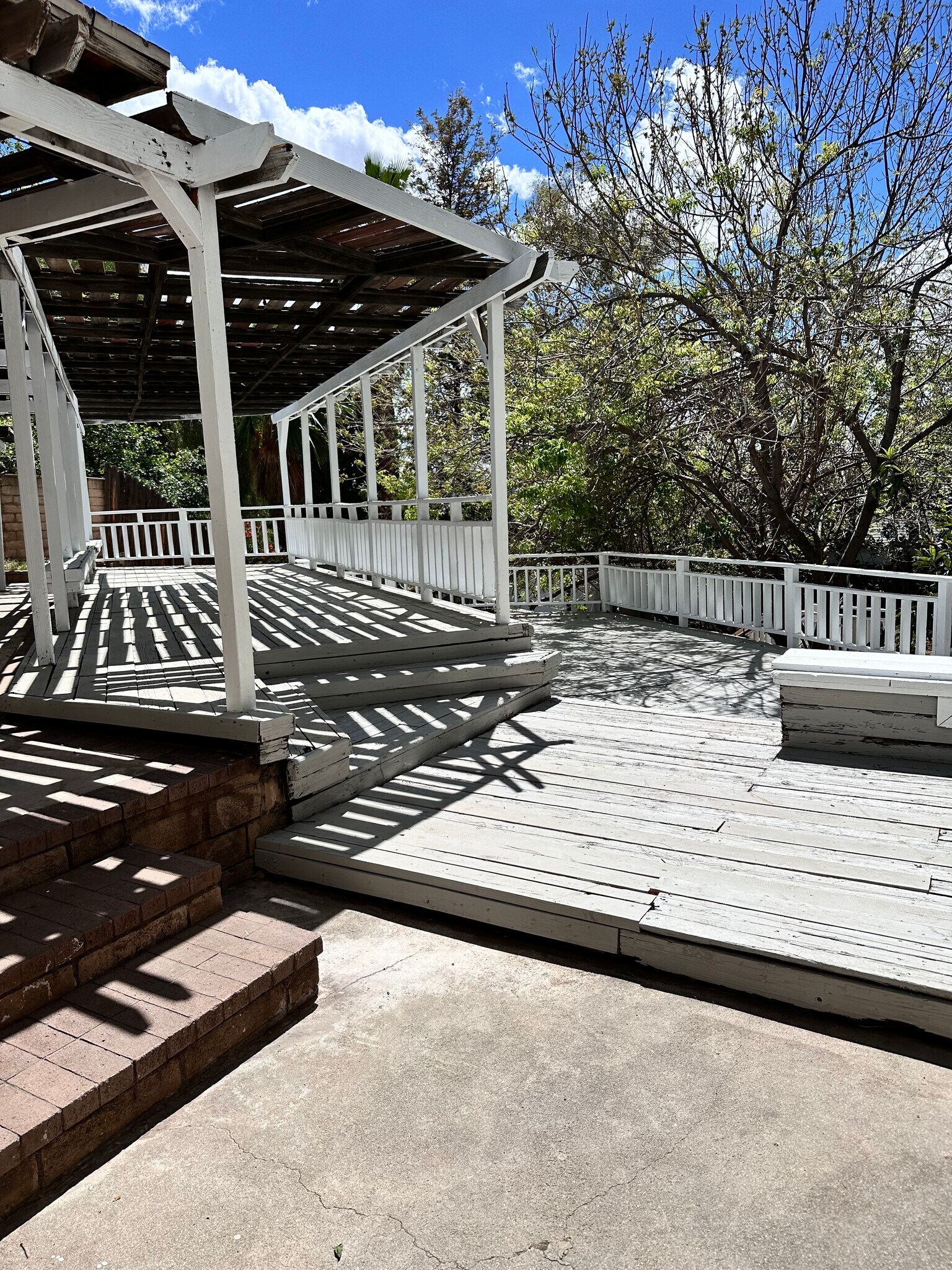 Building Photo - 2415 Mercedes Ave