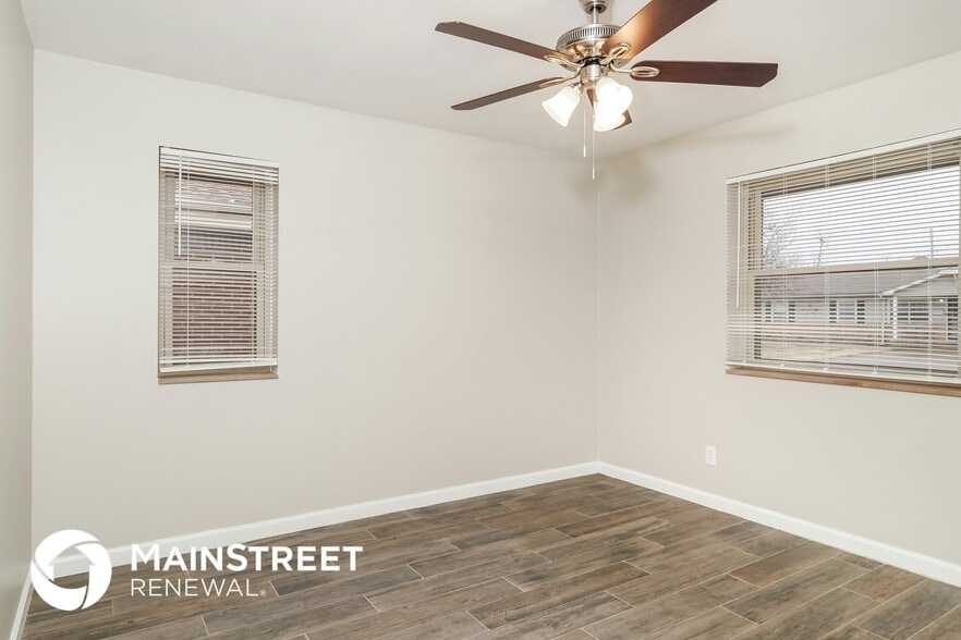 Building Photo - 6909 NW 59th St