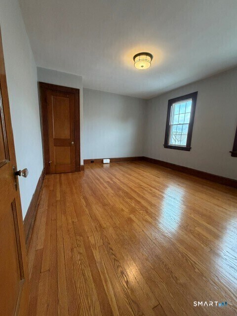 Building Photo - 82 Scofield Ave
