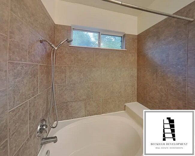 Bathroom - 2418 Allred Dr