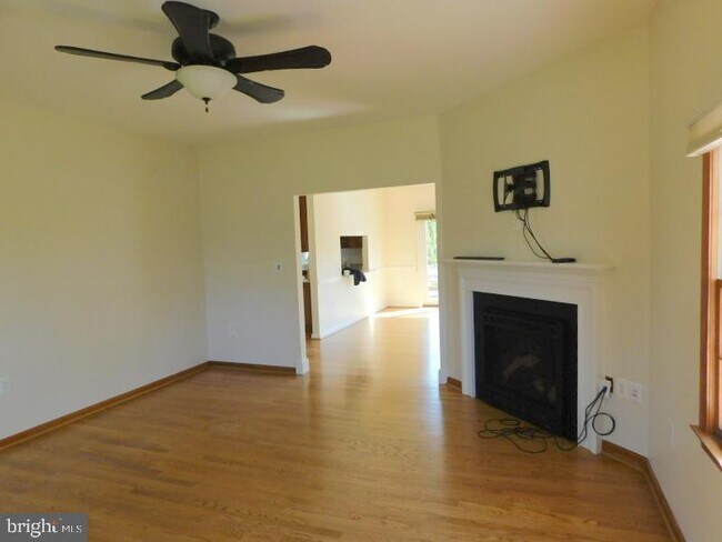 Building Photo - 13886 Berlin Turnpike