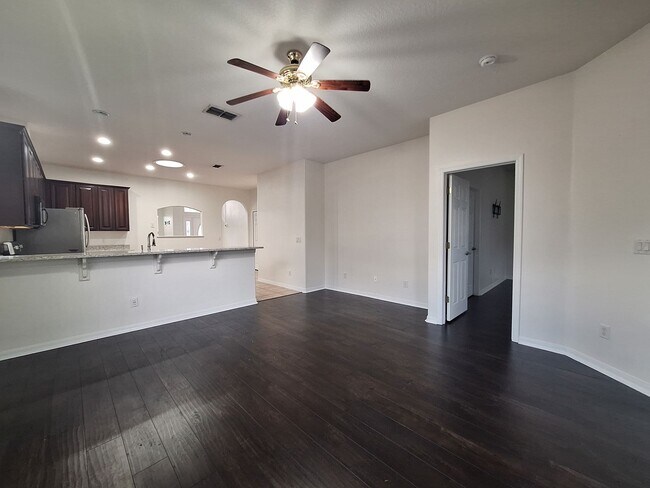 Building Photo - Charming 3-Bedroom Home with Spacious Back...