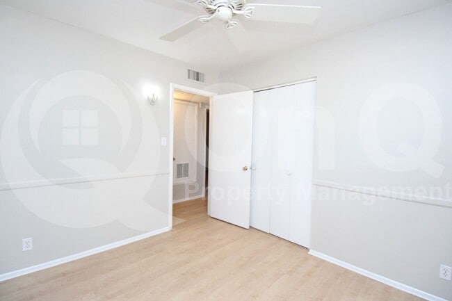 Building Photo - 925 W Parkway Blvd