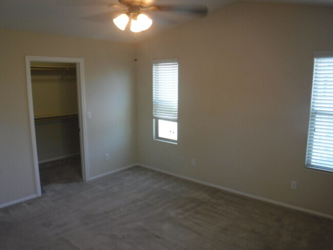 Building Photo - SPACIOUS 4 BEDROOM HOME WITH 2.5 BATHS, 2 ...