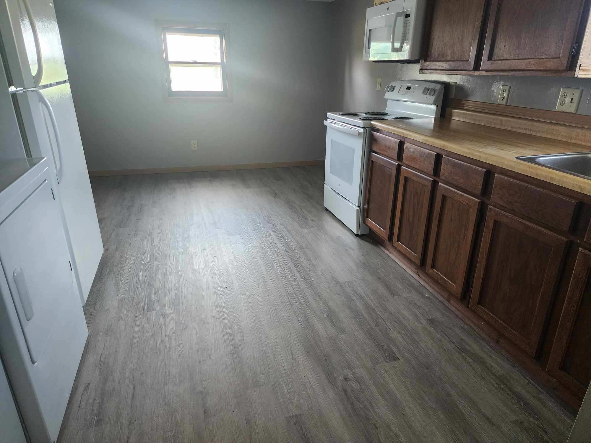 Building Photo - 325 3rd Ave SW