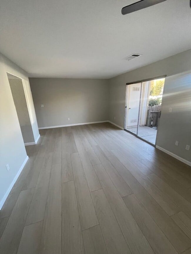 Building Photo - In the Heart of Atascadero