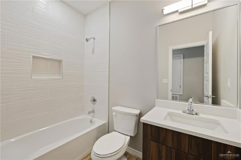 Building Photo - 3801 Walnut Ave