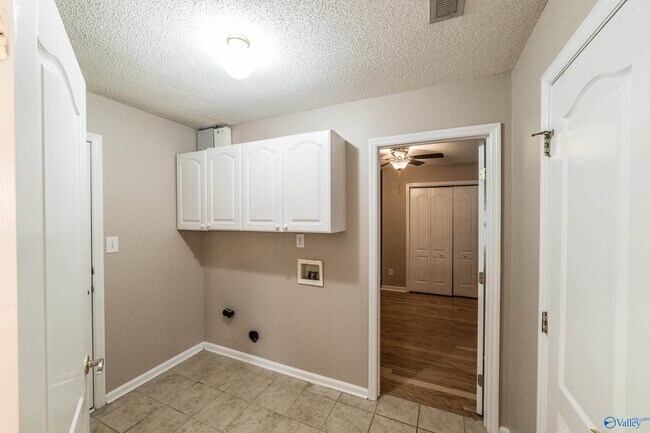 Building Photo - 139 Clubhouse Ln