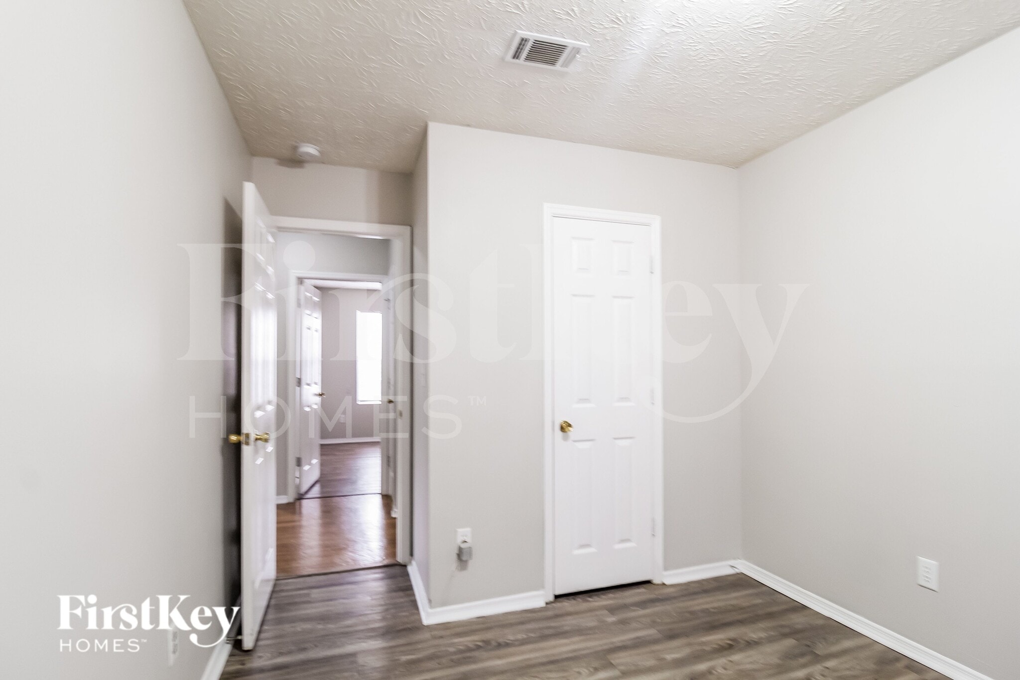 Building Photo - 6450 Peppermill Ln