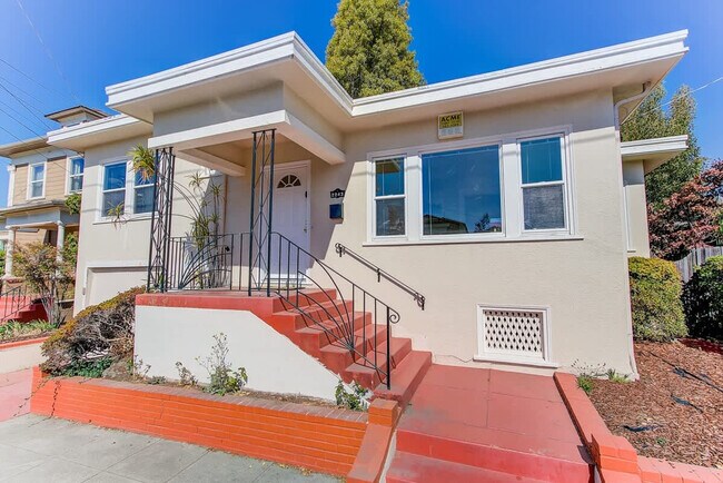 Building Photo - 2243 Woolsey St