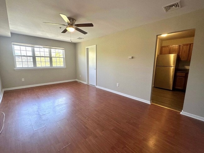 Primary Photo - 2 bedroom, 1 bathroom