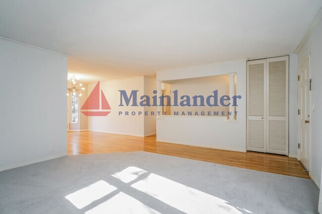 Building Photo - Beautiful 4 Bedroom Home with Terraced Backyard.