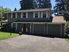 Building Photo - $4800 Beautiful park like 2 Story SFH,4BR,2.5BA, For Rent in Bellevue 98007