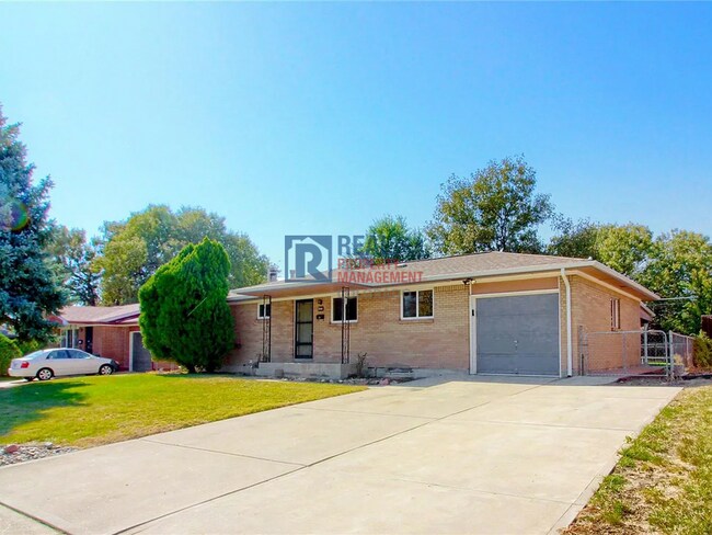 Primary Photo - 7041 Beacon Way