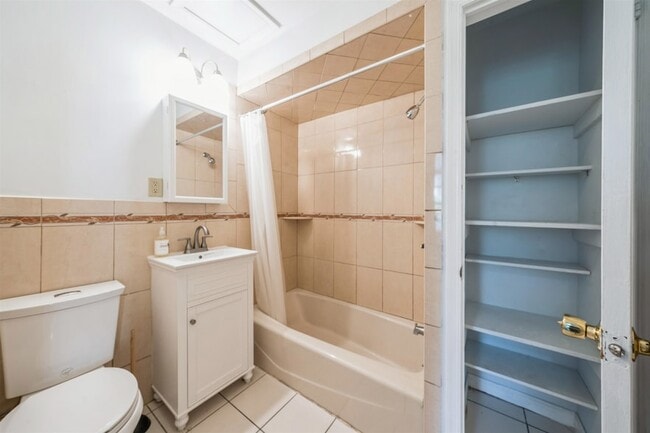 Building Photo - 309 14th St