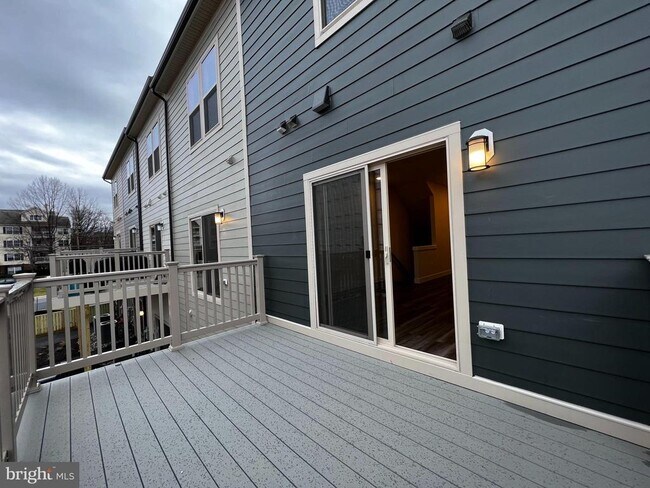 Building Photo - 21 Morrison Dr