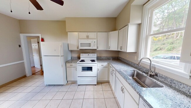 Building Photo - Fully Updated 3-Bed, 2-Bath Home – Greensburg, PA