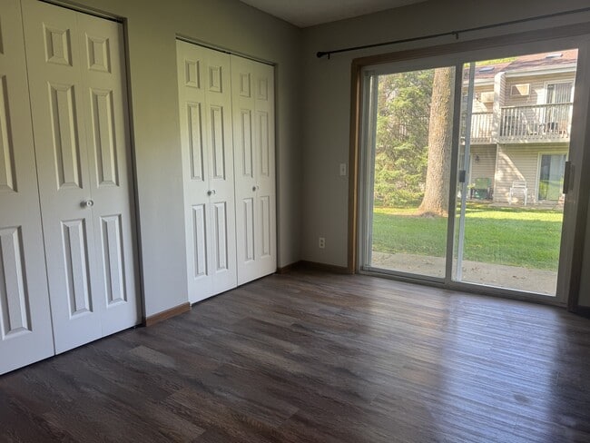 Building Photo - 17490 Pond Cir