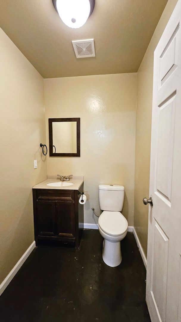 Building Photo - Rural Living- 4 bed/2.5 bath-Piedmont