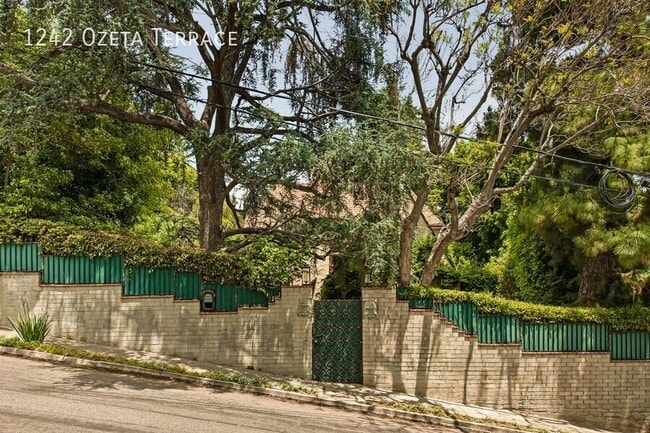 Building Photo - 1242 Ozeta Terrace
