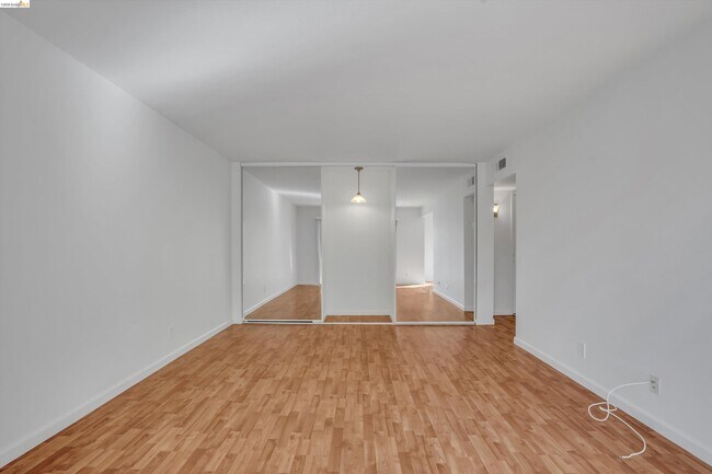 Building Photo - 490 N Civic Dr