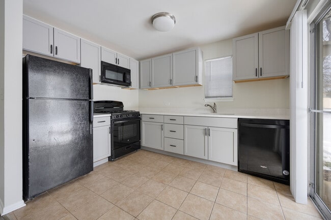 Building Photo - 527 E Shag Bark Ln