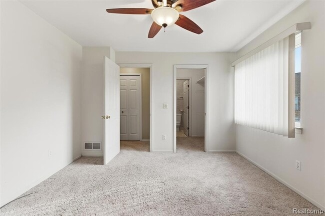 Building Photo - 15090 Northpointe Dr