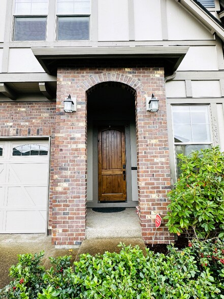 Building Photo - 14660 NW Delia St