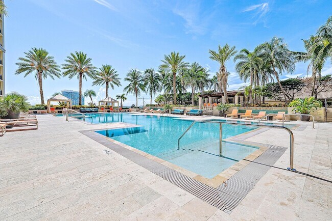 Building Photo - 550 Okeechobee Blvd