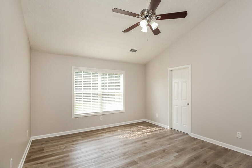 Building Photo - 2435 Cordillo Dr