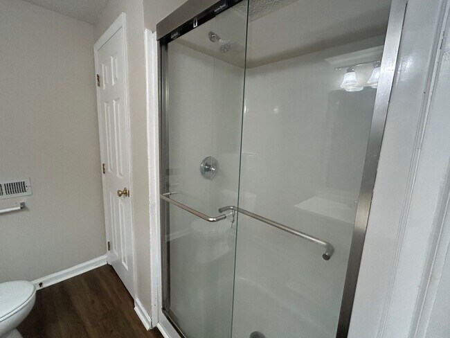 Building Photo - IVERJOHN4107