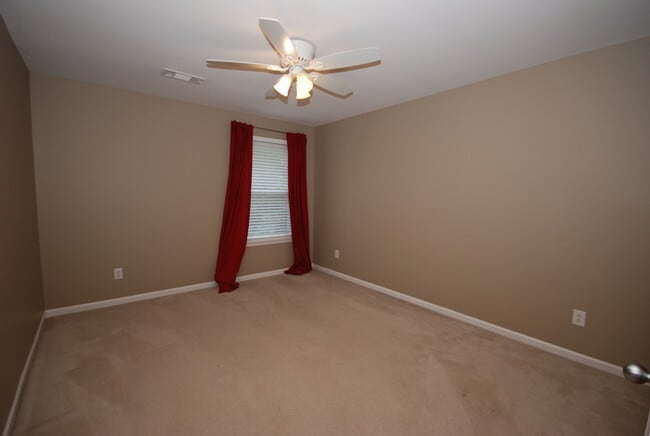 Building Photo - Oversized Executive Style Home with Finish...