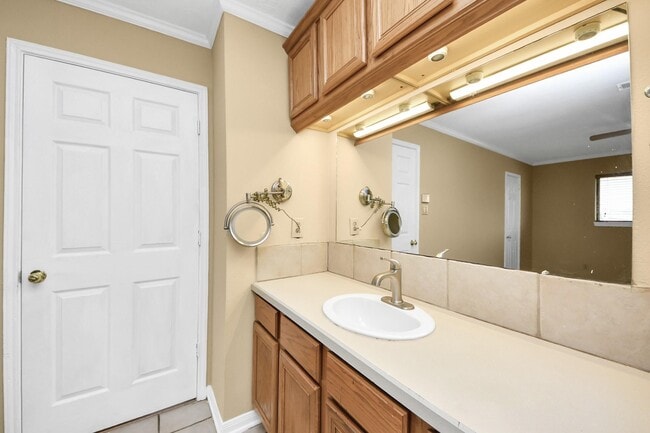 Building Photo - 13610 Furman Rd