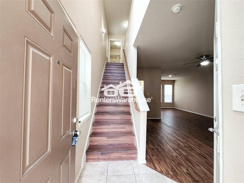 Building Photo - 16530 Pentonshire Ln