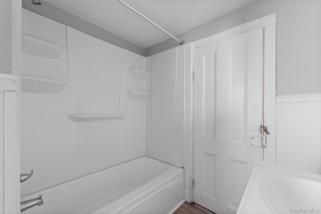 Building Photo - 19 Barclay St