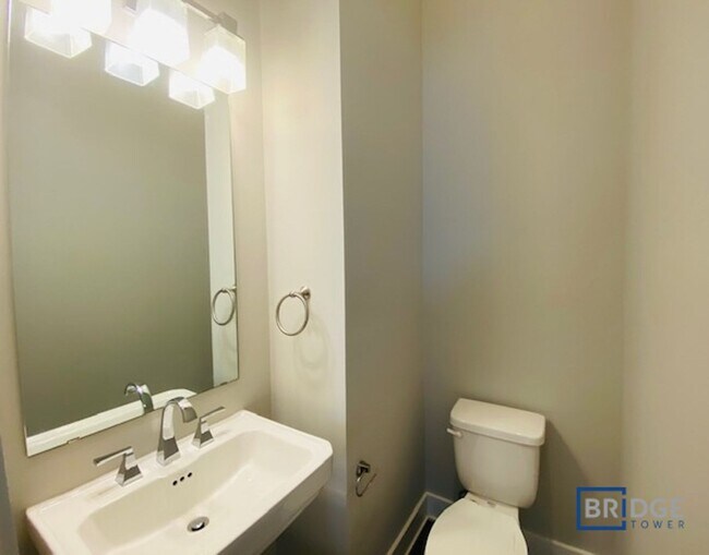 Building Photo - 2202 Arabelle St