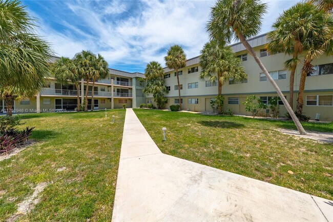 Building Photo - 250 Layne Blvd