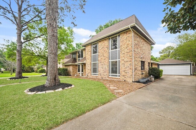 Building Photo - 15831 Ridge Park Dr