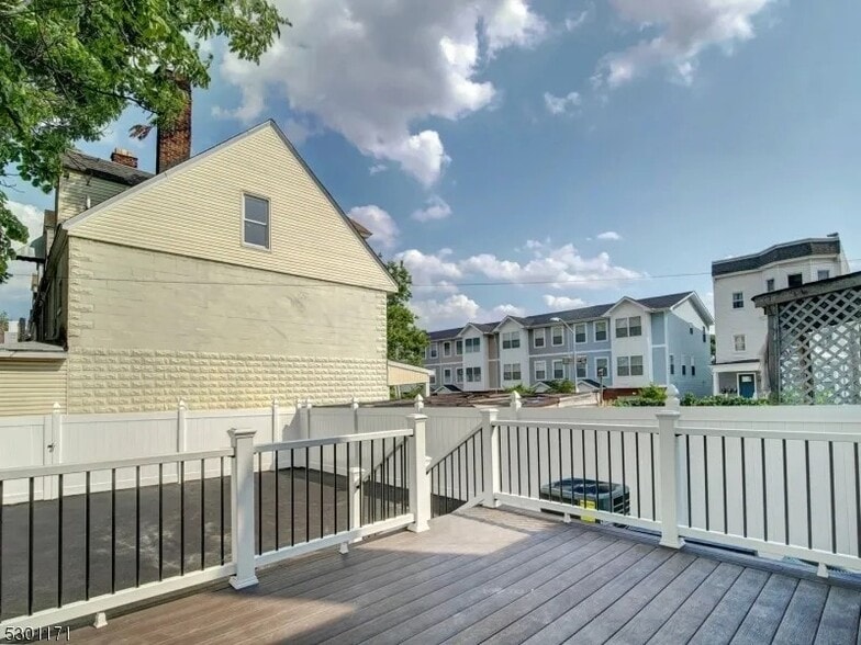 Building Photo - 4 N 16th St