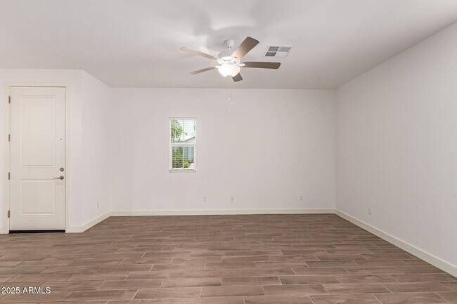 Building Photo - 5524 S Dillon Cir