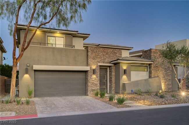 Building Photo - 68 Grey Feather Dr