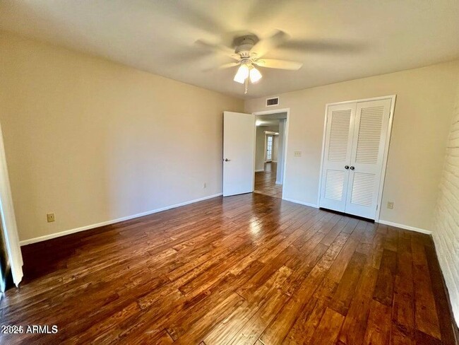 Building Photo - 5433 N 79th Pl