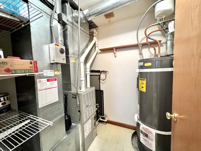 Utility Room w/Storage - 504 Holly Dr
